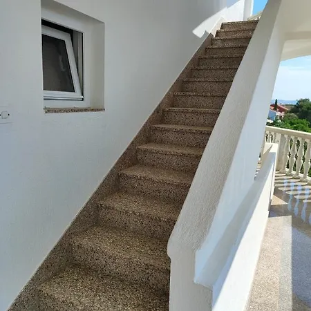 Babsy Apartman Povljana