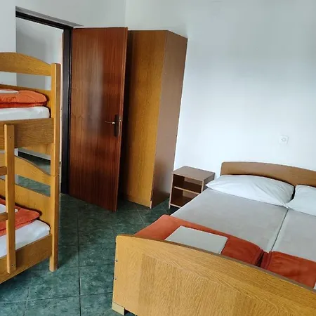 Babsy Apartman Povljana